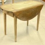 837 1397 DROP-LEAF TABLE